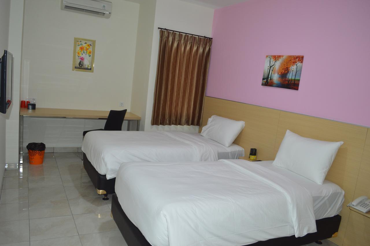 ไอแอนด์เอ็ม โฮเต็ล บิลเลียด Hotel สุราบายา ภายนอก รูปภาพ